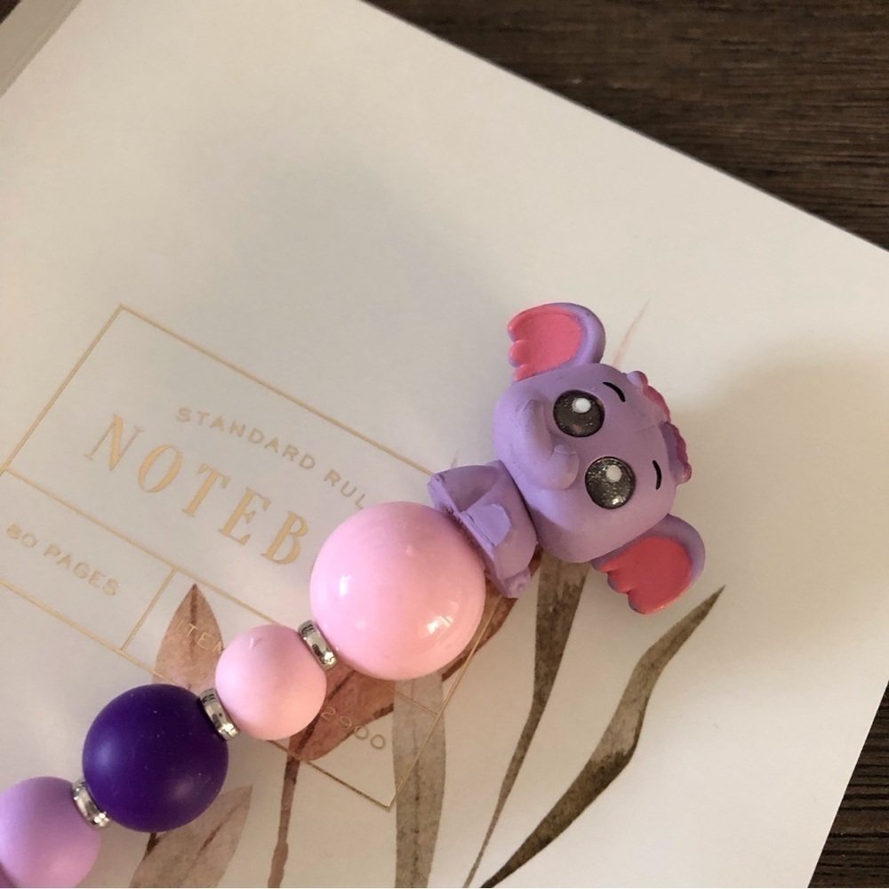 Disney doorables: Winnie the Pooh: Lumpy handmade beaded pen